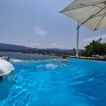 Villa Aiora -infinity Pool On The Cliff -private *