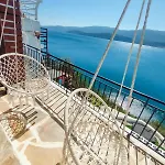 Villa Aiora -infinity Pool On The Cliff -private Loutra Oraias Elenis