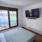 Aiora -infinity Pool On The Cliff -private Villa