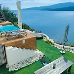 Aiora -infinity Pool On The Cliff -private * Loutra Oraias Elenis