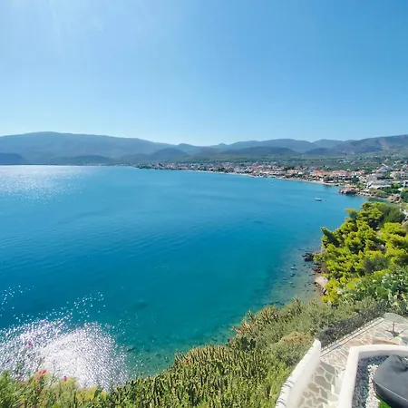 Aiora -infinity Pool On The Cliff -private Villa
