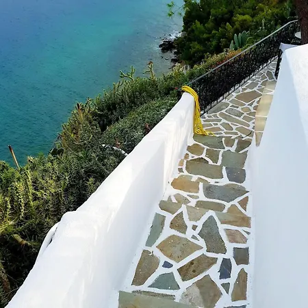 Villa Aiora -infinity Pool On The Cliff -private Loutra Oraias Elenis