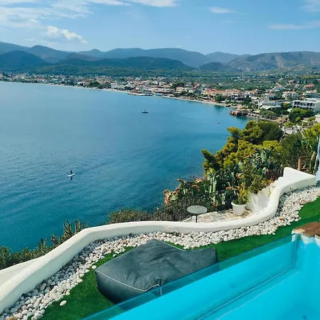 Villa Aiora -infinity Pool On The Cliff -private Loutra Oraias Elenis