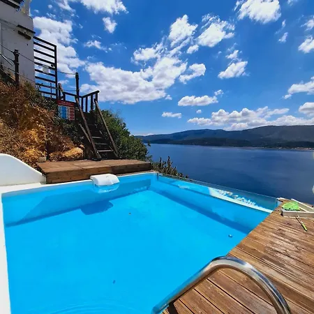 Aiora -infinity Pool On The Cliff -private Villa Loutra Oraias Elenis