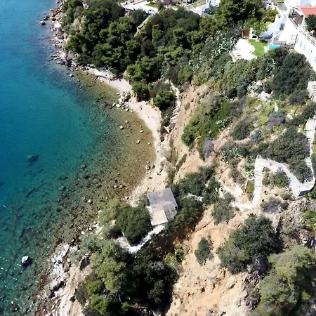 Villa Aiora -infinity Pool On The Cliff -private Loutra Oraias Elenis