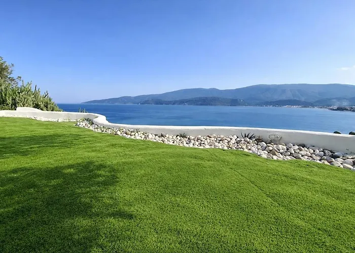 Villa Aiora -infinity Pool On The Cliff -private