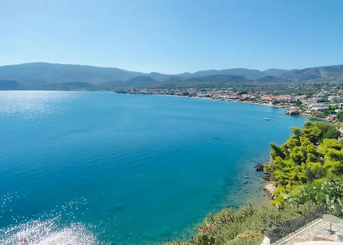 Aiora -infinity Pool On The Cliff -private Вилла