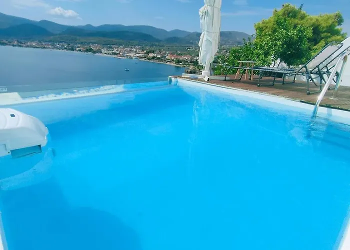 Aiora -infinity Pool On The Cliff -private