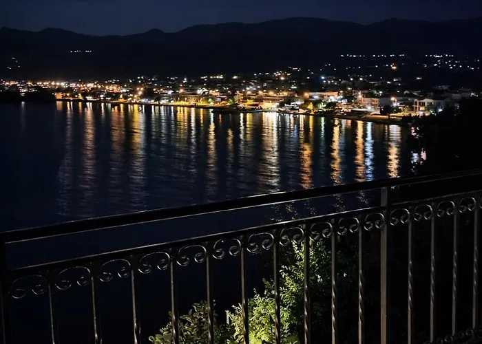 Aiora -infinity Pool On The Cliff -private Лутра-Ореас-Эленис