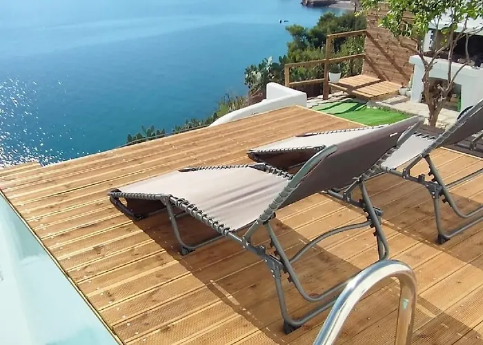 Villa Aiora -infinity Pool On The Cliff -private Loutra Oraias Elenis