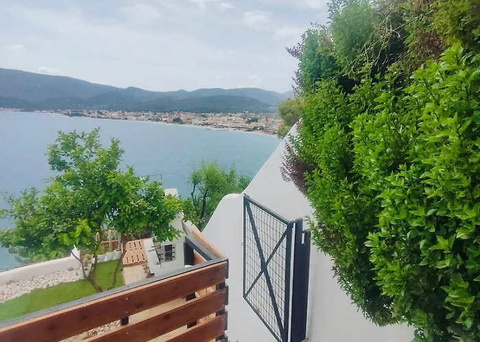 Aiora -infinity Pool On The Cliff -private