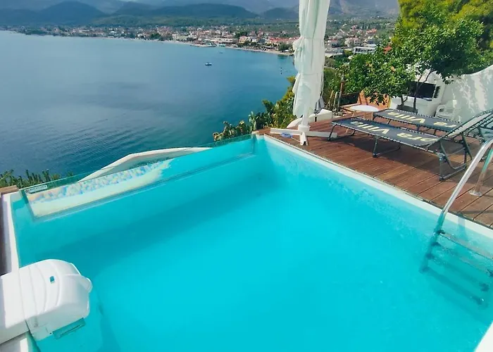 Aiora -infinity Pool On The Cliff -private