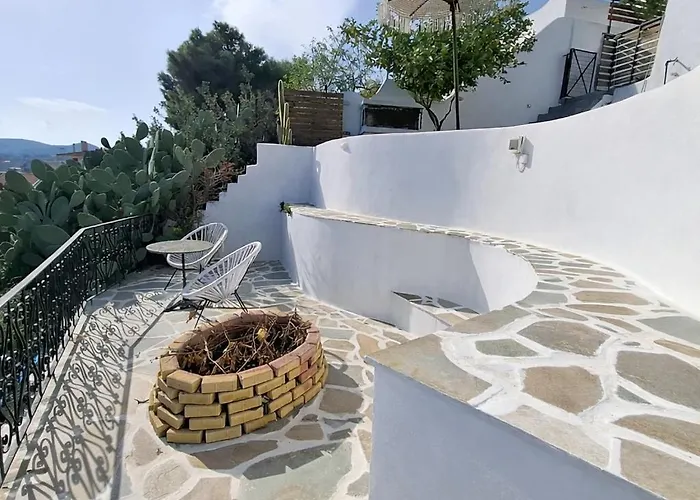 Aiora -infinity Pool On The Cliff -private Вилла