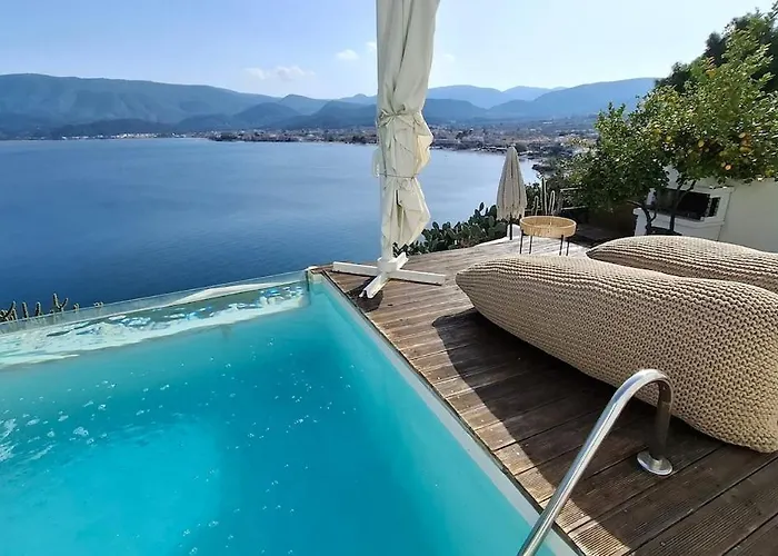 Villa Aiora -infinity Pool On The Cliff -private Loutra Oraias Elenis