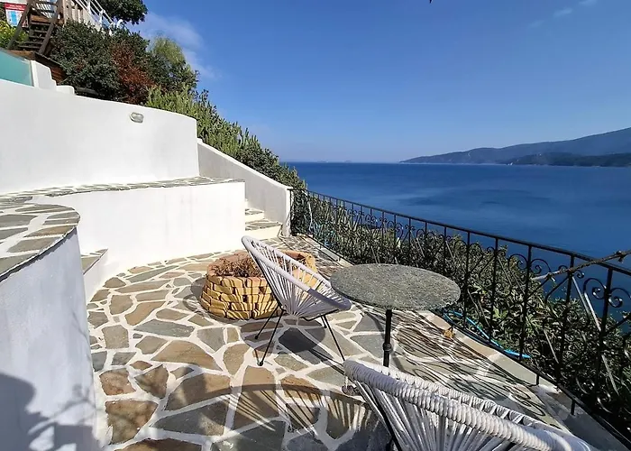 Aiora -infinity Pool On The Cliff -private