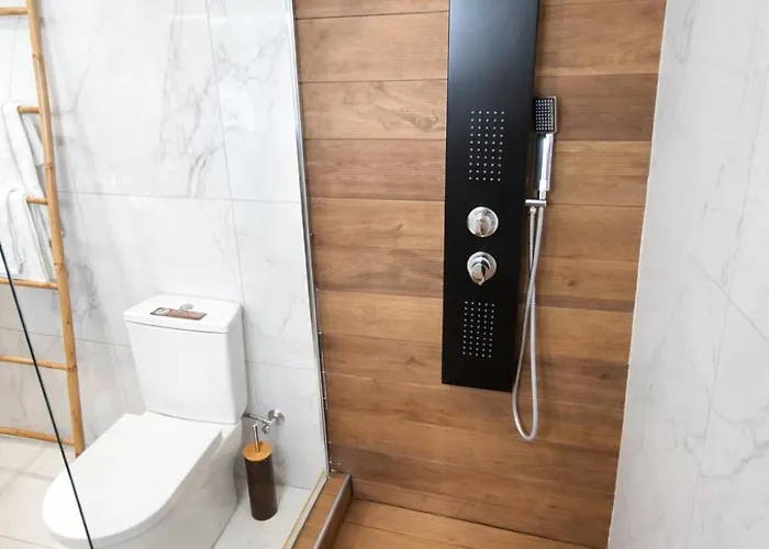 Aiora -infinity Pool On The Cliff -private Вилла